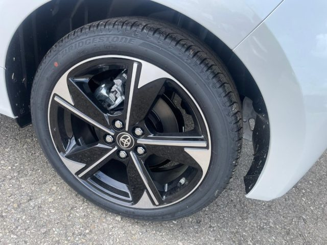 TOYOTA Yaris usata, con Cruise Control