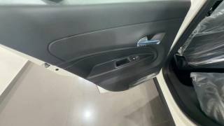 JEEP Avenger usata, con Autoradio digitale