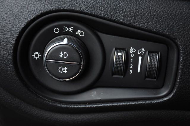 JEEP Renegade usata, con USB