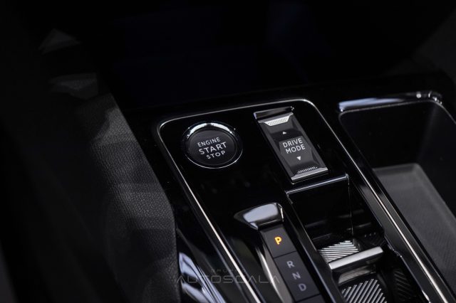 PEUGEOT 3008 usata, con Autoradio digitale
