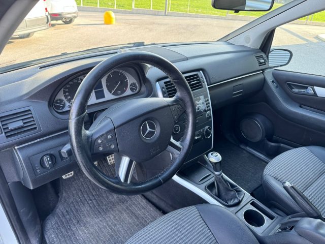 MERCEDES-BENZ B 180 usata, con Controllo trazione
