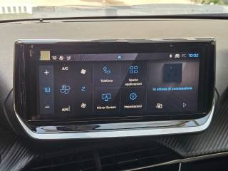 PEUGEOT 2008 usata, con Volante in pelle