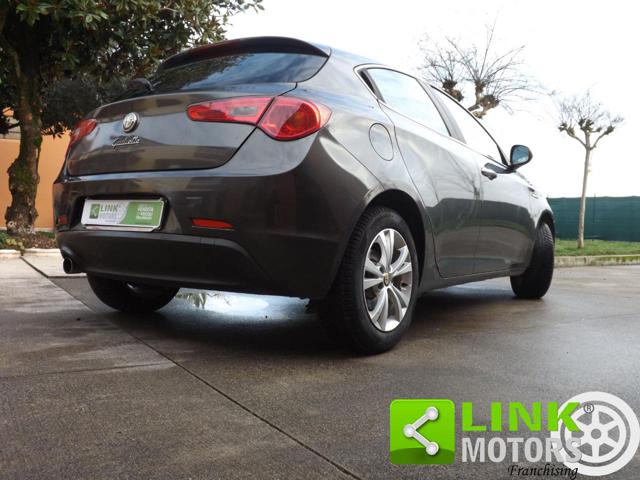 ALFA ROMEO Giulietta usata, con Autoradio