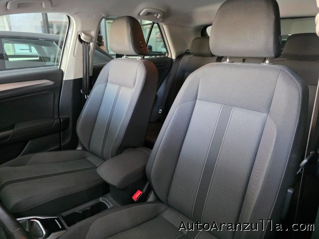 VOLKSWAGEN T-Roc usata, con USB