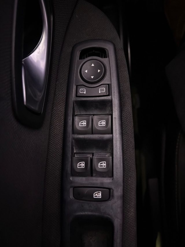 RENAULT Scenic usata 17