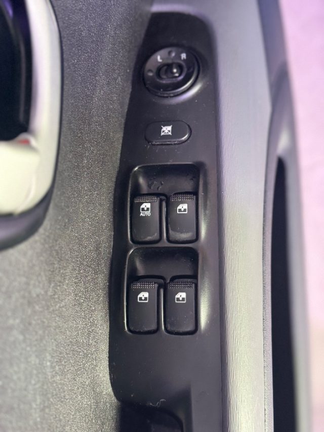 HYUNDAI i10 usata 9