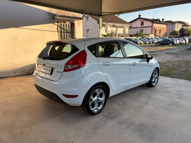 FORD Fiesta usata, con Autoradio