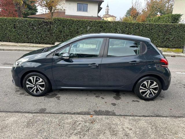 PEUGEOT 208 usata, con Autoradio