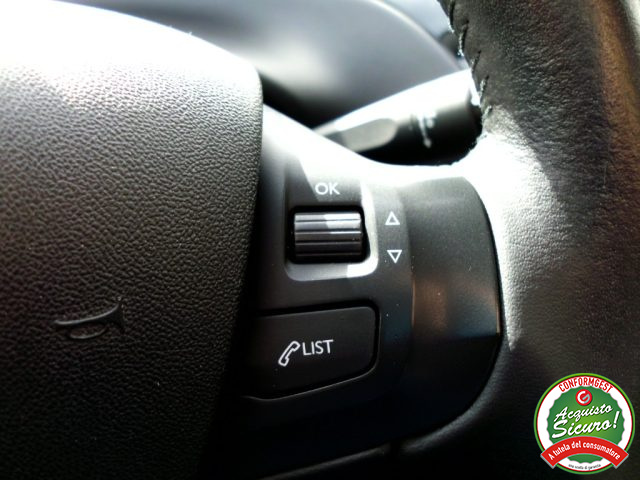 PEUGEOT 208 usata, con Specchietti laterali elettrici