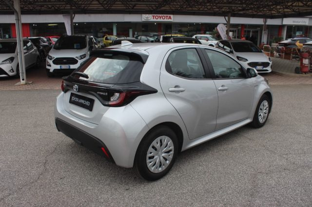 TOYOTA Yaris usata 21