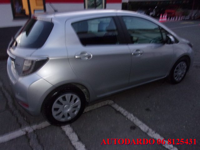 TOYOTA Yaris usata, con Autoradio
