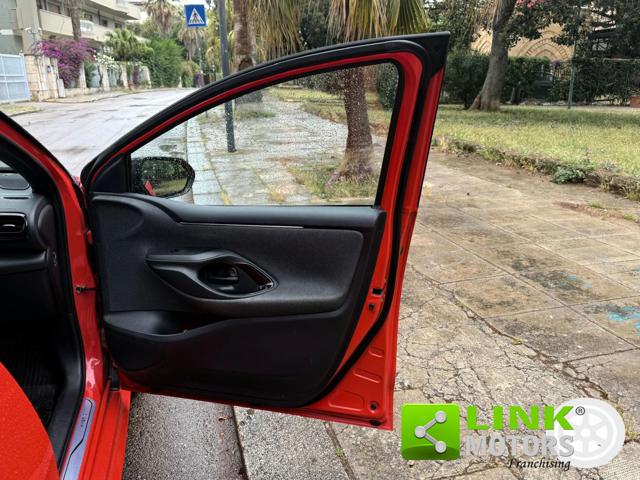 TOYOTA Yaris usata, con Specchietti laterali elettrici