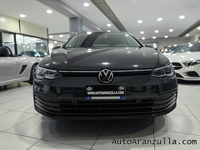 VOLKSWAGEN Golf usata, con USB