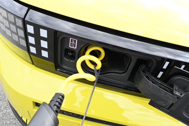 FIAT Grande Panda usata, con Controllo automatico clima