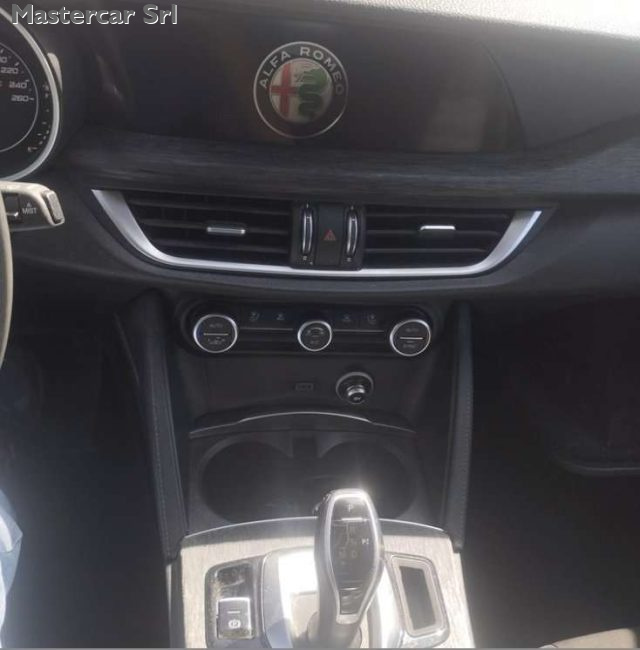 ALFA ROMEO Stelvio usata, con Alzacristalli elettrici