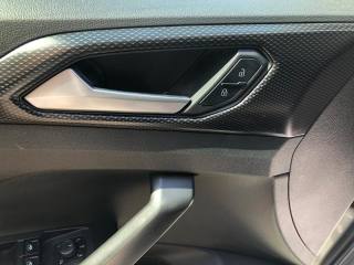VOLKSWAGEN T-Cross usata, con USB