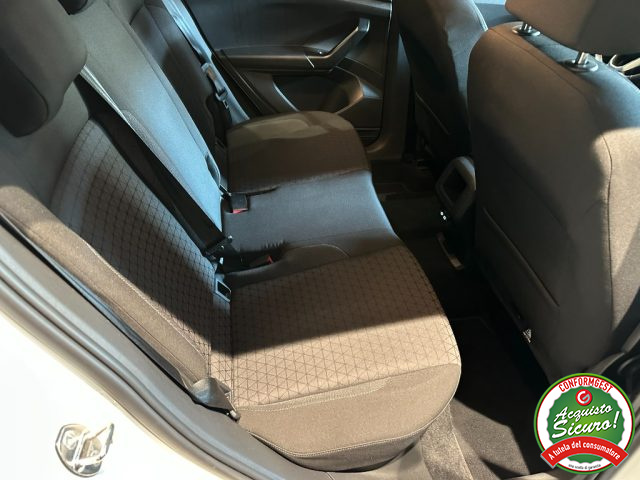 VOLKSWAGEN T-Cross usata, con USB