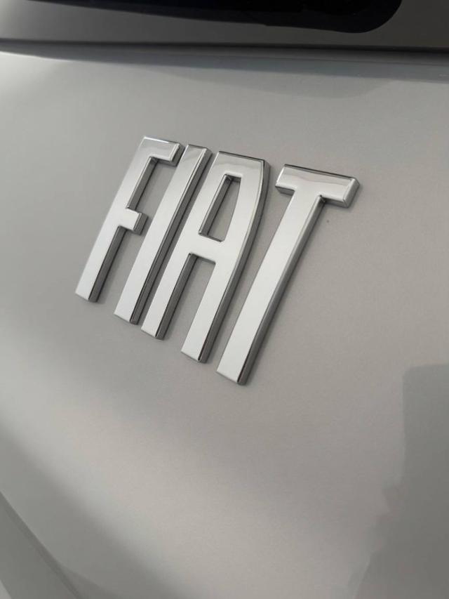 FIAT 500e usata, con Sensori di parcheggio anteriori