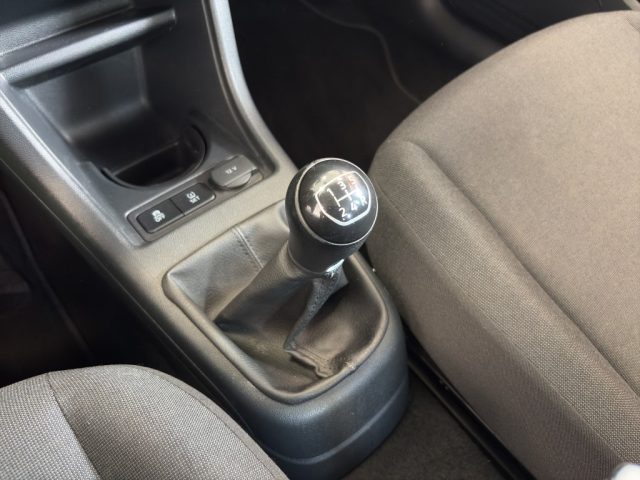 VOLKSWAGEN up! usata 24