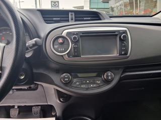 TOYOTA Yaris usata, con Touch screen