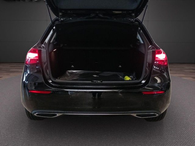 MERCEDES-BENZ A 180 usata, con Sedili riscaldati
