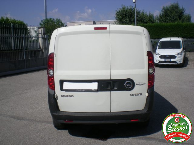 OPEL Combo usata, con Servosterzo
