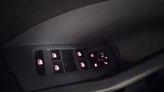 VOLKSWAGEN T-Cross usata 23