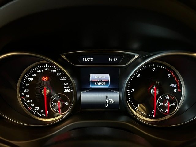 MERCEDES-BENZ CLA 200 usata, con Sistema di navigazione