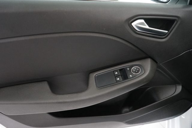 RENAULT Clio usata, con Luci diurne