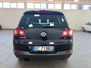 VOLKSWAGEN Tiguan usata, con Autoradio