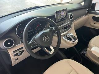MERCEDES-BENZ V 220 usata, con Fari LED