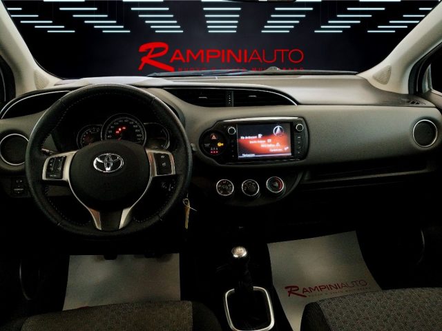 TOYOTA Yaris usata 12