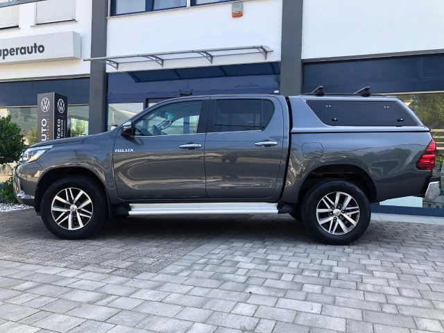 TOYOTA Hilux usata, con Autoradio