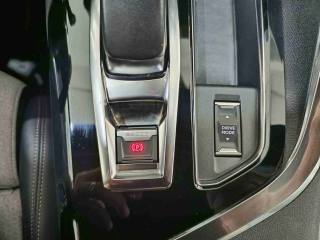 PEUGEOT 3008 usata, con Sensori di parcheggio posteriori