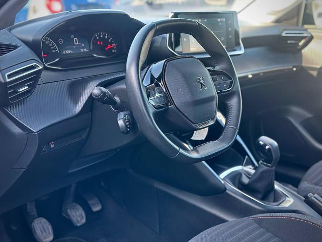 PEUGEOT 208 usata, con Sedile posteriore sdoppiato