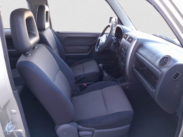 SUZUKI Jimny usata, con Ruota di riserva
