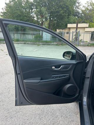 HYUNDAI Kona usata, con Airbag testa