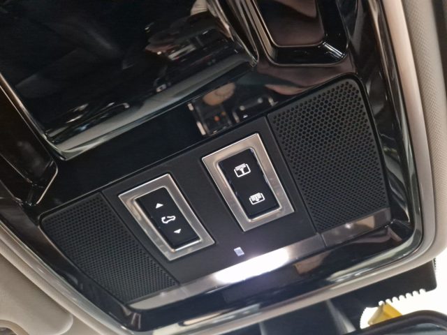 LAND ROVER Range Rover usata, con Touch screen