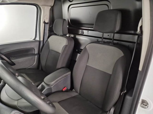 RENAULT Kangoo usata, con Autoradio digitale