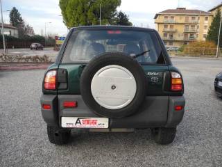 TOYOTA RAV 4 usata, con Autoradio