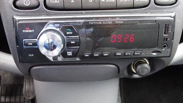 TOYOTA Yaris usata 86