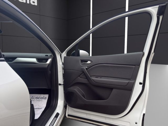 RENAULT Captur usata, con Bracciolo