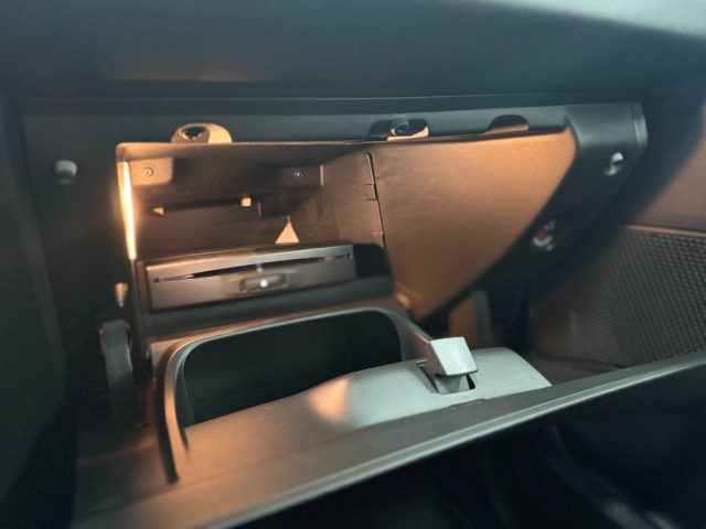 PEUGEOT 208 usata, con Specchietti laterali elettrici