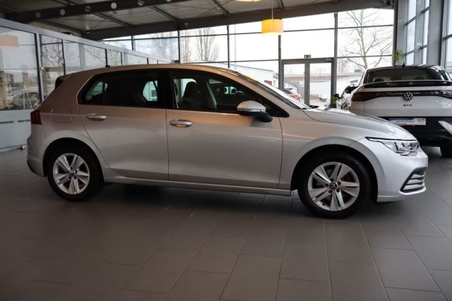 VOLKSWAGEN Golf usata, con Autoradio