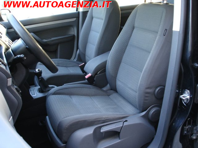 VOLKSWAGEN Touran usata 8