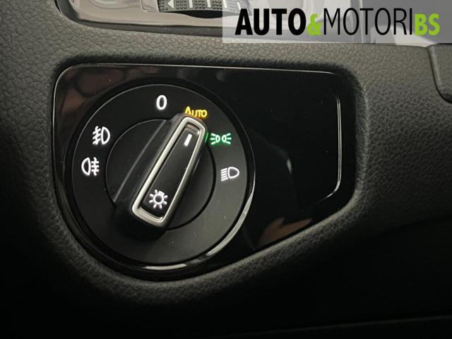 VOLKSWAGEN Golf usata, con Touch screen