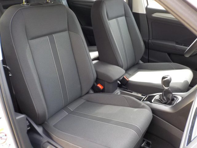 VOLKSWAGEN T-Roc usata, con Sedile posteriore sdoppiato