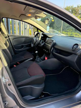 RENAULT Clio usata, con Sedile posteriore sdoppiato