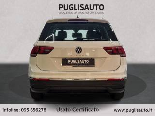 VOLKSWAGEN Tiguan usata, con Autoradio