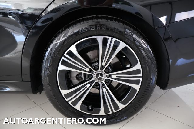 MERCEDES-BENZ E 220 usata, con Sensori di parcheggio anteriori